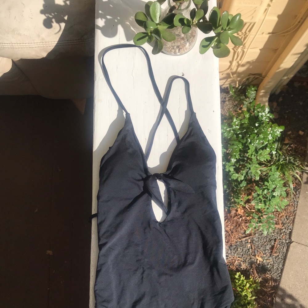 NWOT 🌸 CottonOn Sleek Resort Swimsuit